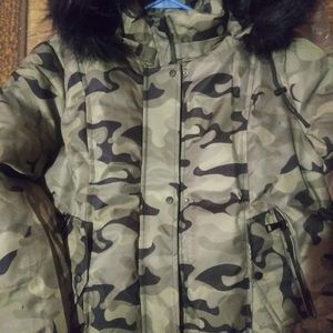 Camouflage K. Jordan's Ladies Large Jackrt